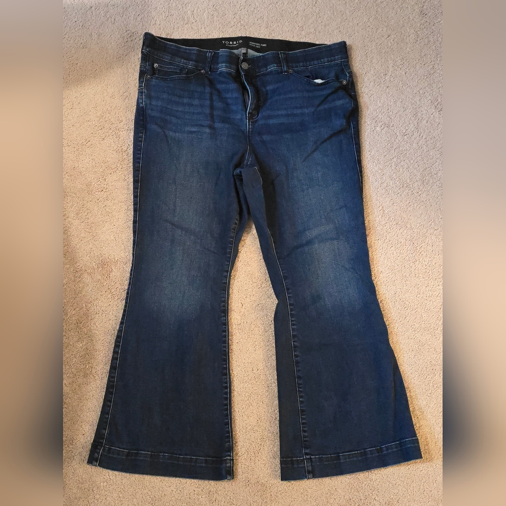 Torrid Bombshell Flare Jeans SIZE 22 SHORT